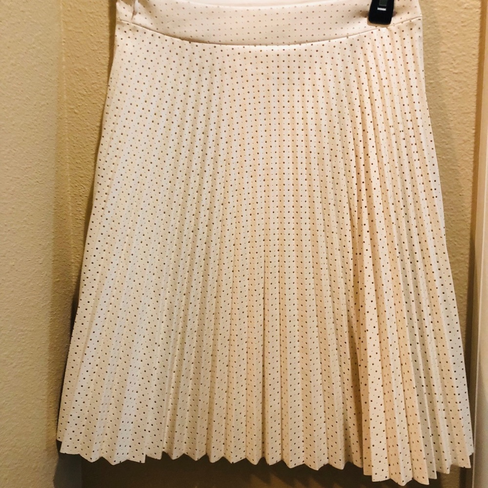 Guess sets of blouse and skirt leather